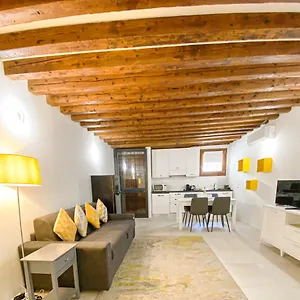 https://isa-lovely-home-in-venice.hotelinveneto.com