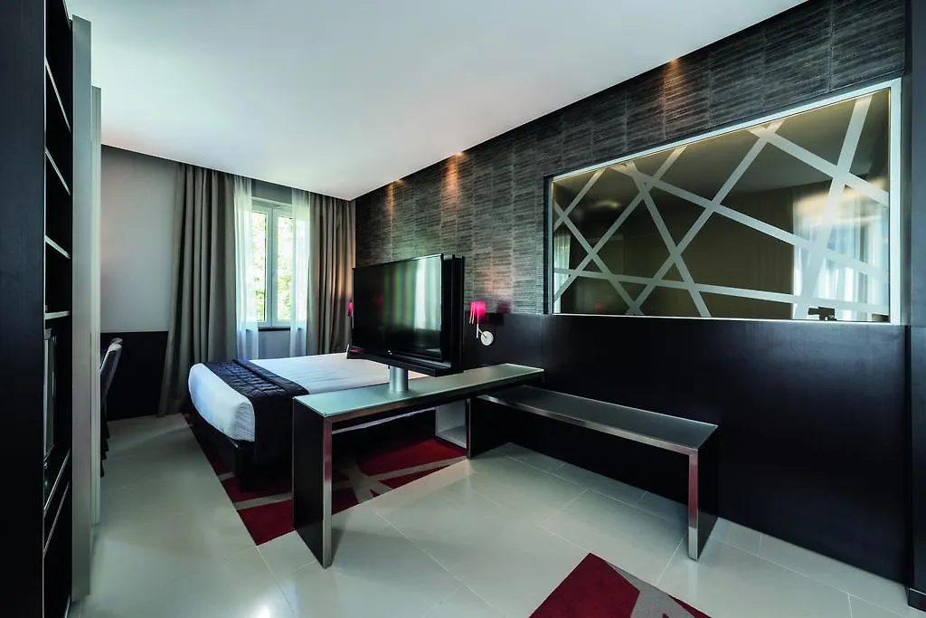 Hotel Manin Μιλάνο 4*,  Ιταλία